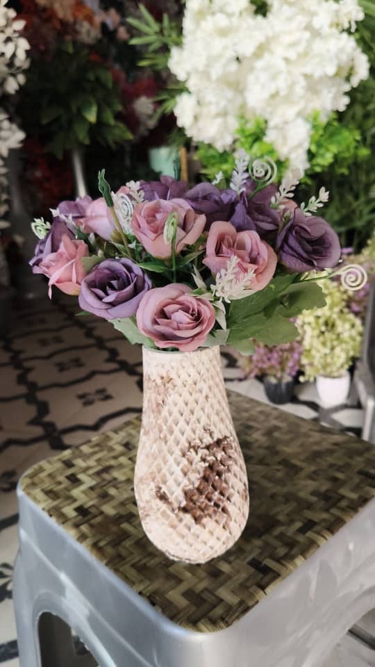 Artificial Flowers Arrangement Table Centerpieces Realistic Floral Bouquets in Vase Fake Silk Rose Decoration for Home Room Kitchen